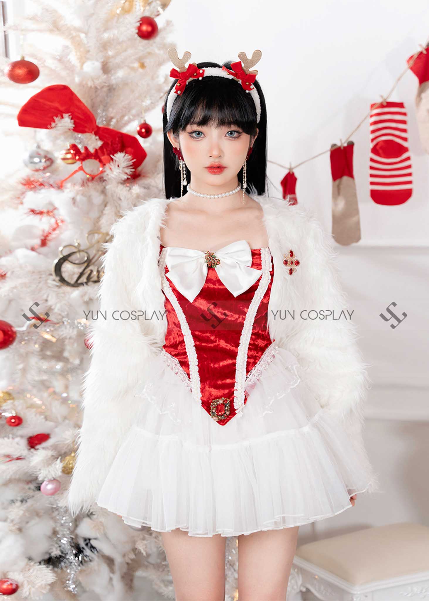 Trang Phục Cosplay Đón Noel Được Yêu Thích Nhất Của Gen Z? 9 Vay-noel-tieu-thu-khoac-long-xu-3