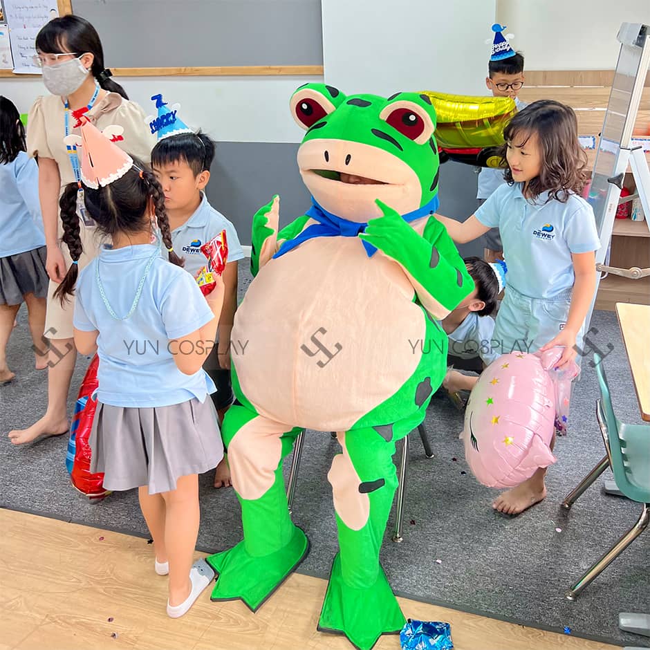 Mascot ếch xanh là hình tượng hot nhất năm nay? 6 cho-thue-mascot-ech-xanh-yun-cosplay