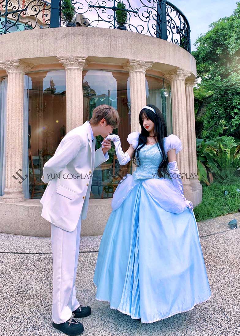 Trend mặc váy công chúa dự tiệc prom của gen Z đặc biệt thế nào? 6 cong-chua-co-tich-disney-yun-cosplay-1