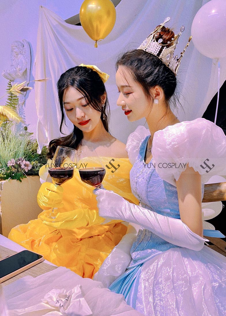 Trend mặc váy công chúa dự tiệc prom của gen Z đặc biệt thế nào? 7 cong-chua-co-tich-disney-yun-cosplay-2