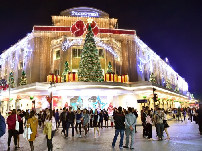 Noel 2024 là thứ mấy? Đi chơi Noel ở đâu Hà Nội? 4 di-choi-noel-o-dau-ha-noi-yun-cosplay