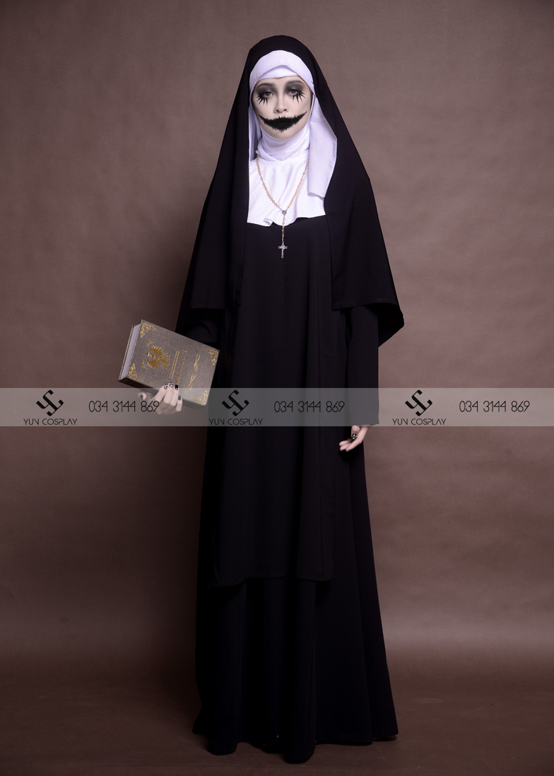 4 CONCEPT HALLOWEEN HOT NHẤT MỌI THỜI ĐẠI 26 halloween-ma-so-valak-yuncosplay-12