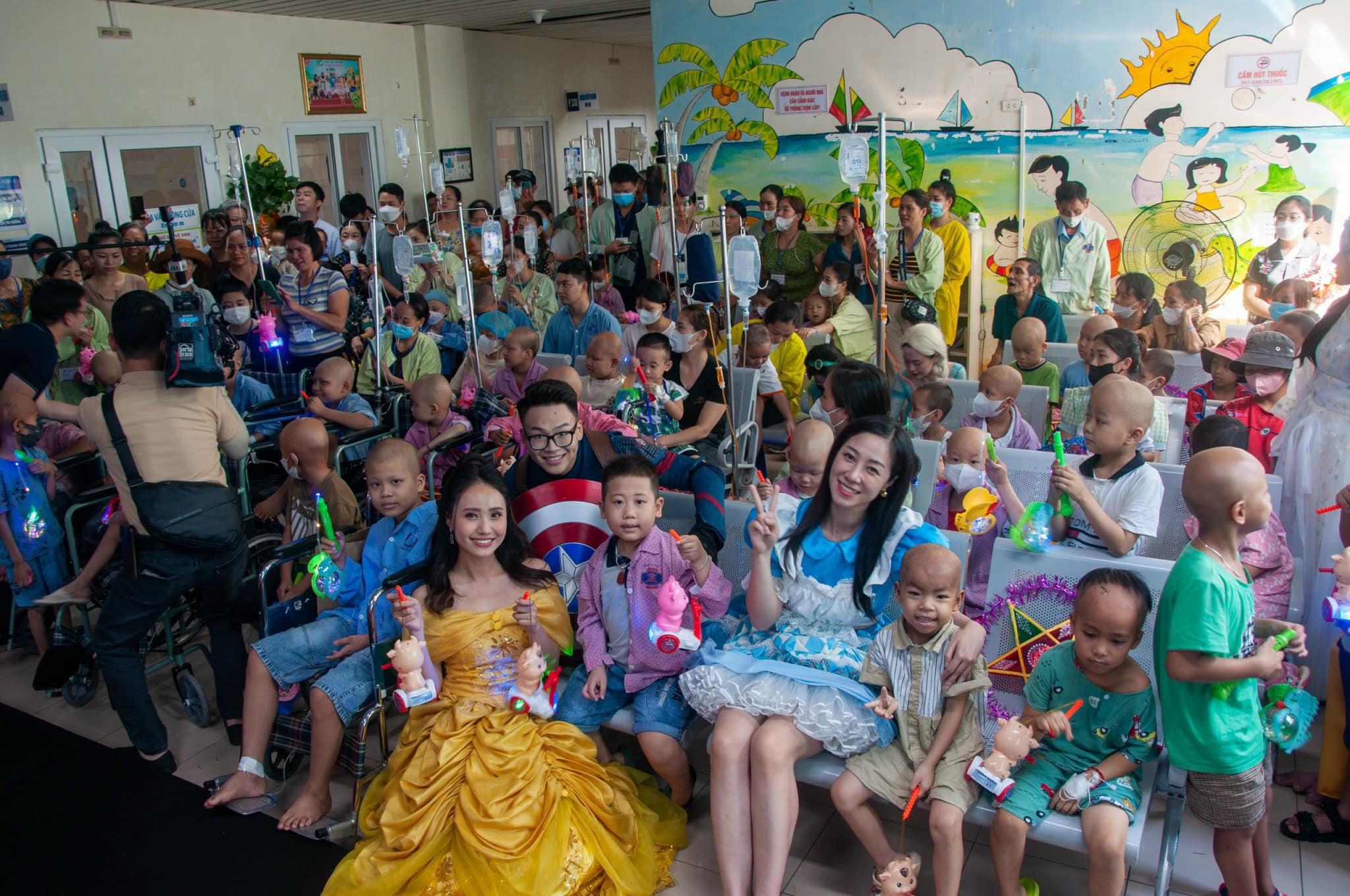 Trang phục Yun Cosplay đồng hành cùng chương trình Tết trung thu ở Bệnh viện K Tân Triều và hoạt động Đông ấm vùng cao Mù Cang Chải 7 hinh-anh-cac-be-tham-gia-don-tet-trung-thu-benh-vien-k-tan-trieu