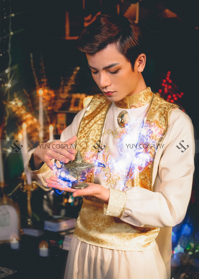 hoang-tu-aladin-va-cay-den-than-yun-cosplay-7