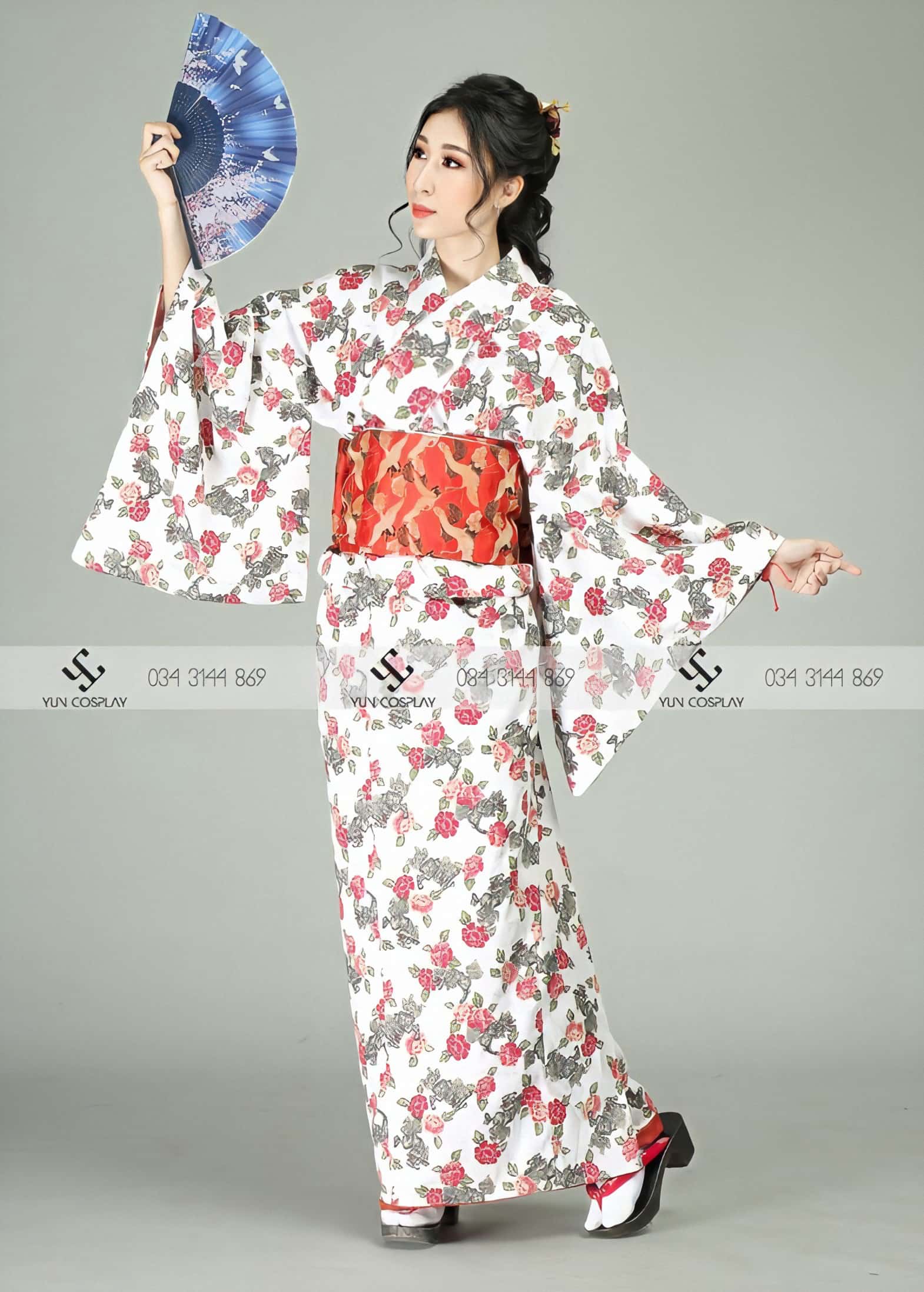 Shiroi Bara Kimono