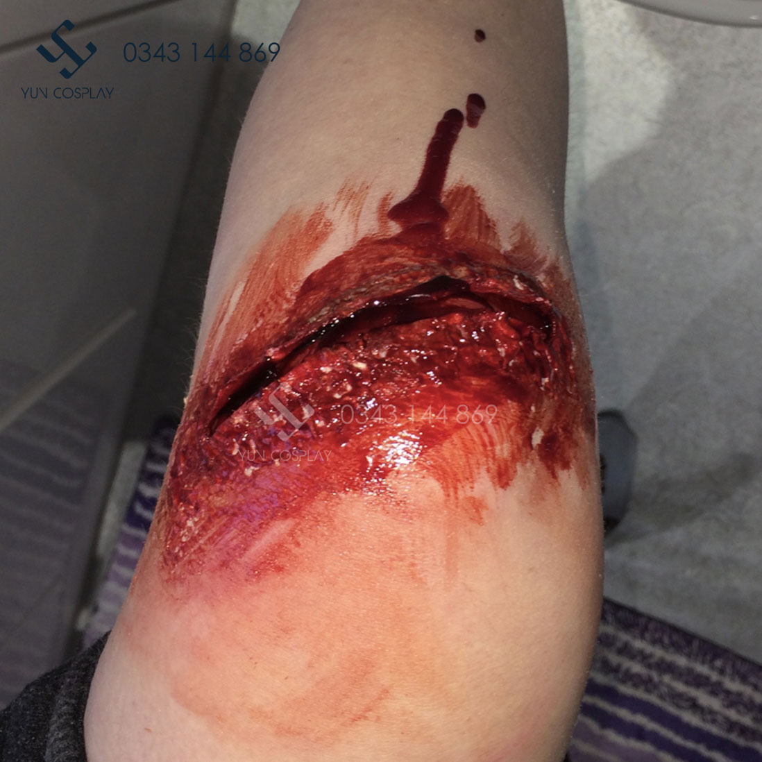 mau-gia-fake-blood-hoa-trang-halloween-7
