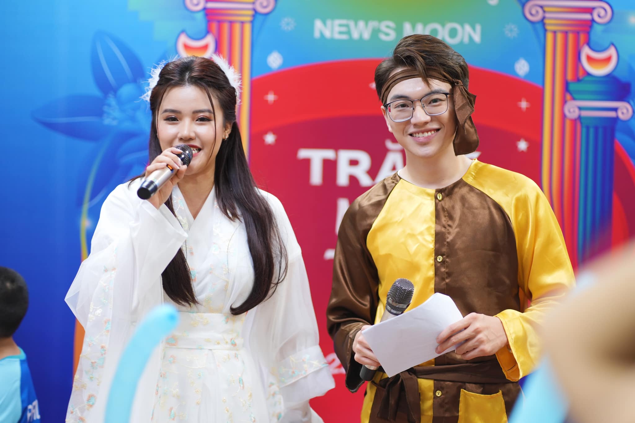 Trang phục Yun Cosplay đồng hành cùng chương trình Tết trung thu ở Bệnh viện K Tân Triều và hoạt động Đông ấm vùng cao Mù Cang Chải 8 mc-dai-truyen-hinh-hoa-trang-trung-thu-tai-benh-vien-k-tan-trieu