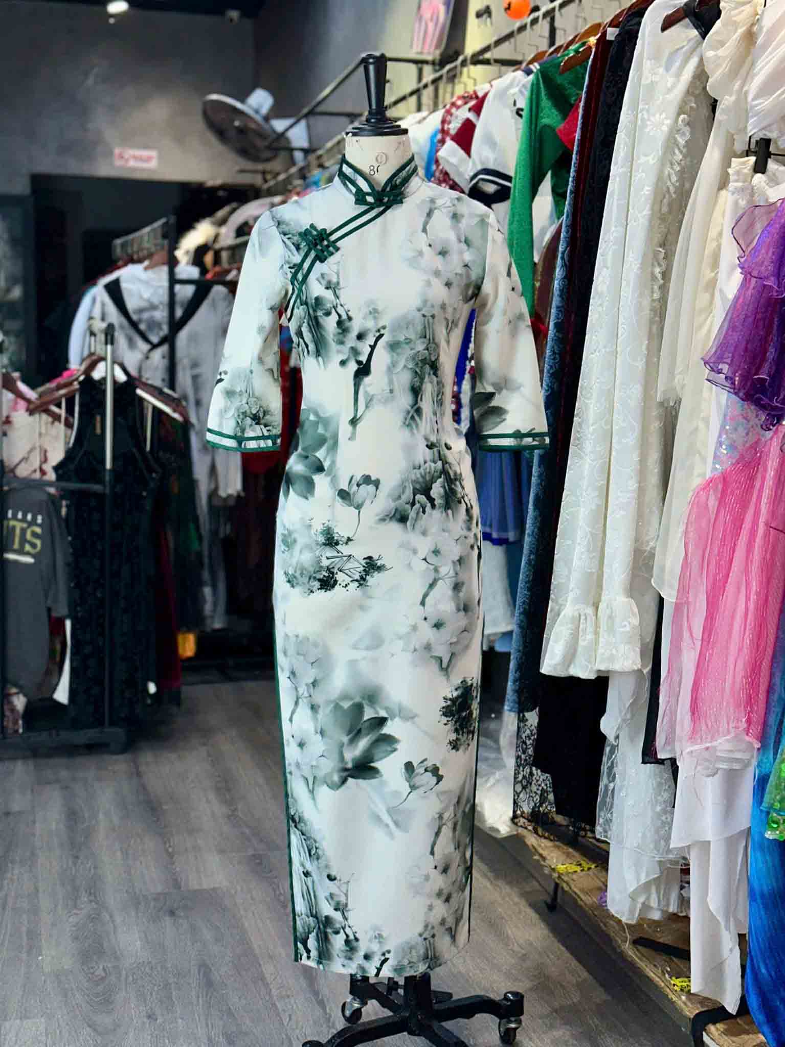 Sườn xám in họa tiết