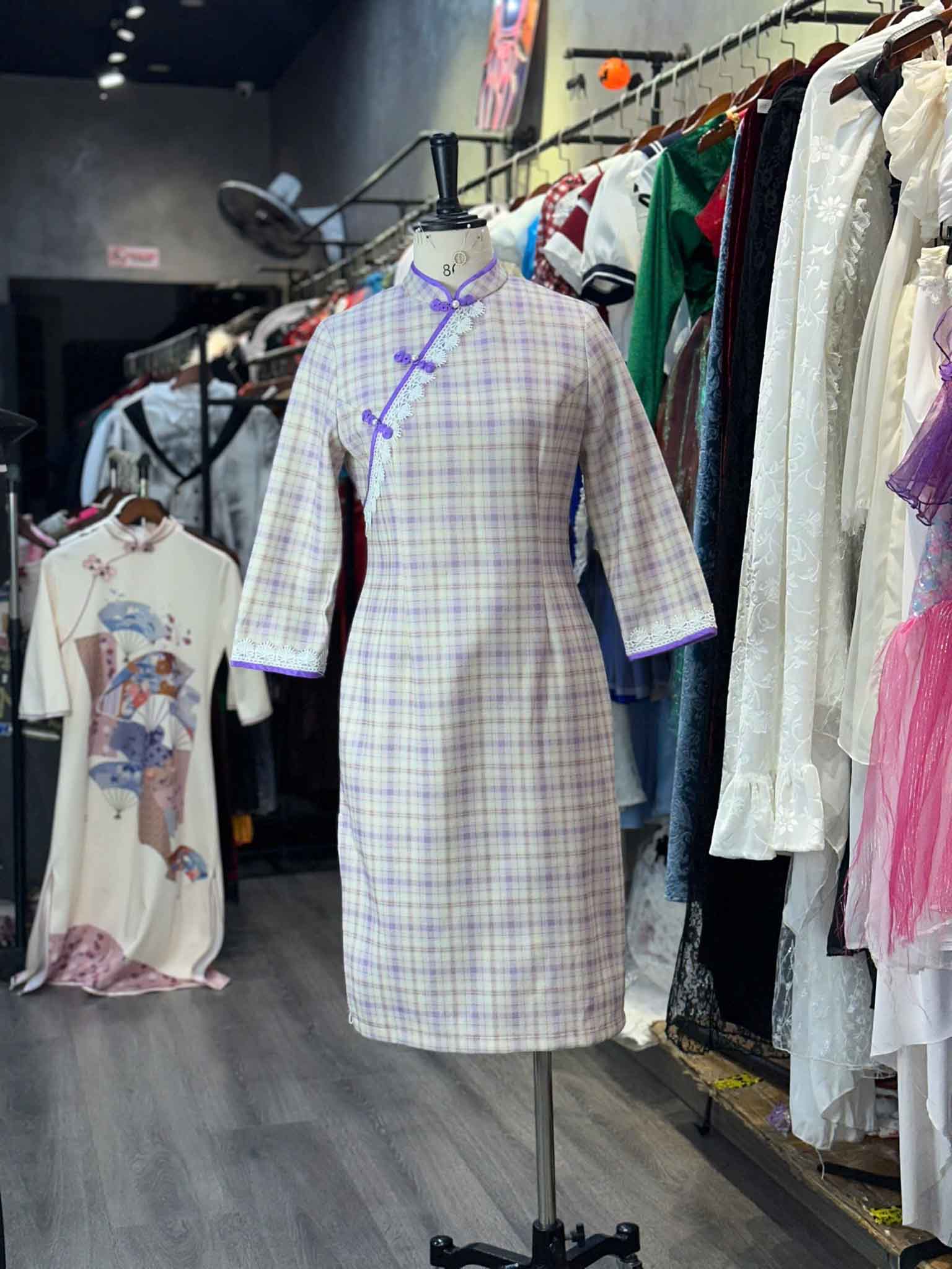 Sườn xám caro chất nỉ bông
