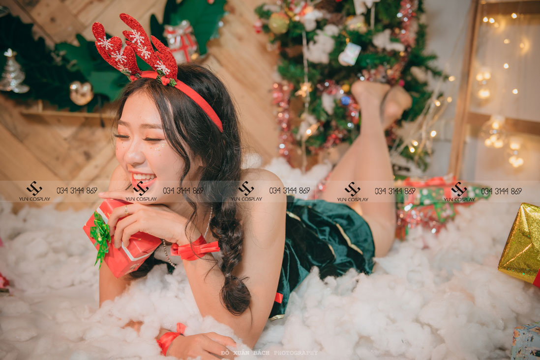Gợi ý những phong cách trang điểm đi chơi noel nổi bật 9 thue-vay-noel-yun-cosplay-2